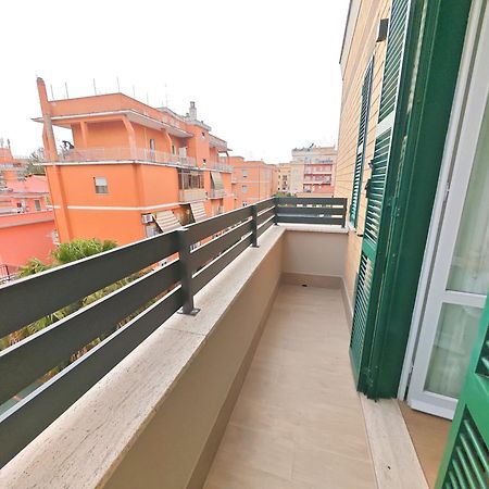 Attico Urbano Terrazza Su Roma Metro A Cornelia Lägenhet Exteriör bild
